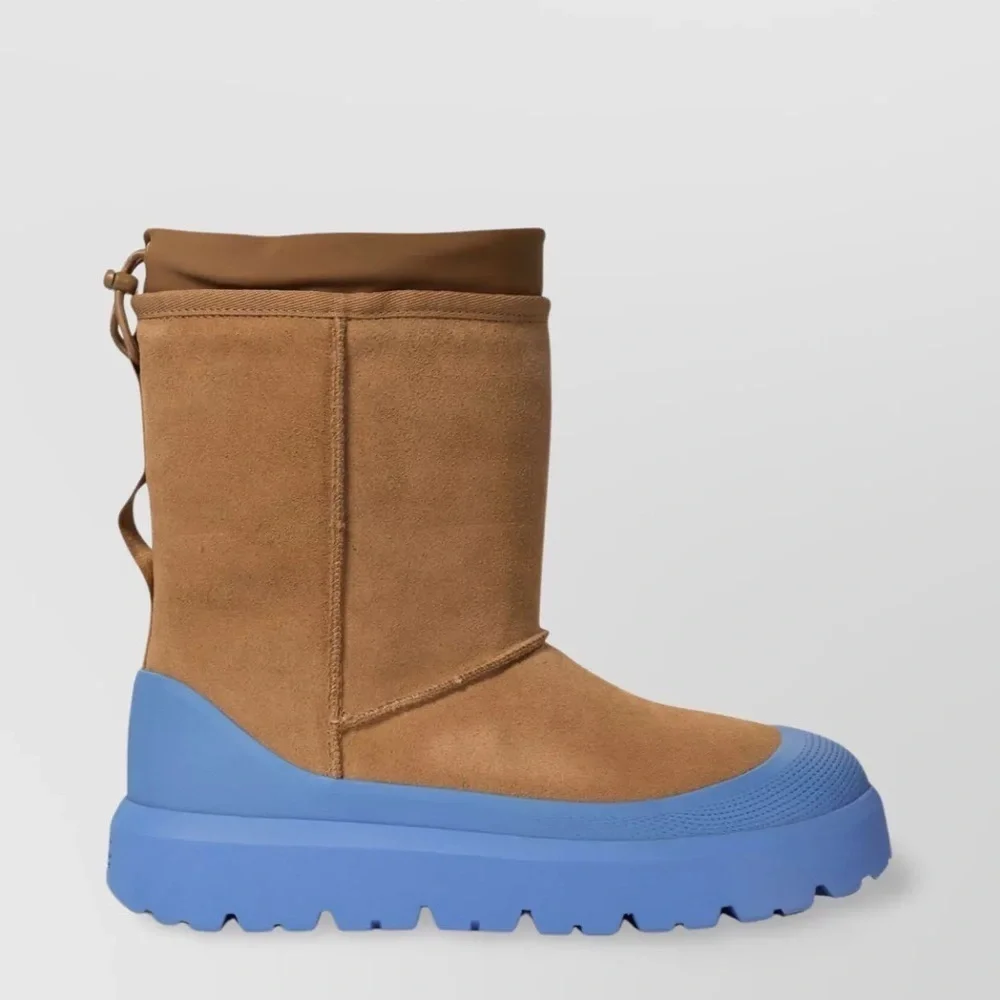 UGG  - 